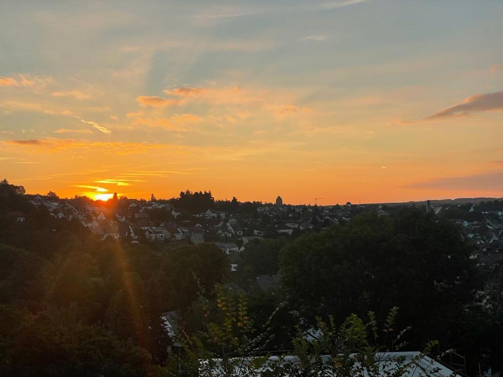 Mayen, Im Mohren, Privatzimmer Nr2, Waldrand, Nahe Nurburgring & Burg Eltz, Gemeinschaftsbad Luaran gambar