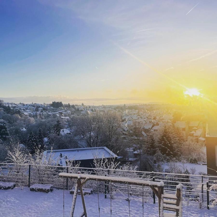 Mayen, Im Mohren, Privatzimmer Nr2, Waldrand, Nahe Nurburgring & Burg Eltz, Gemeinschaftsbad Luaran gambar